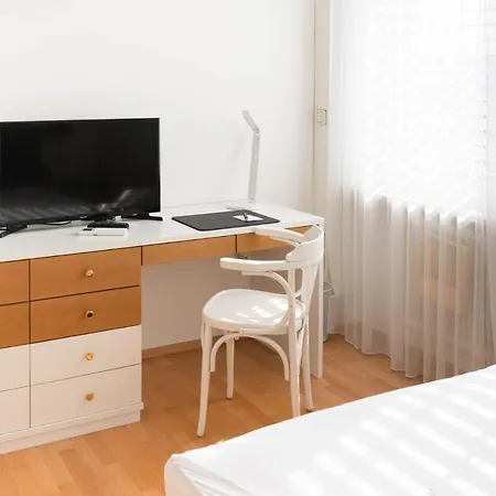 Pensjonat Aparthome L.i.n.z. 3*
