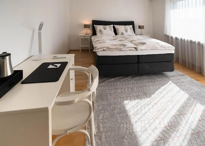 Aparthome L.i.n.z. بيت ضيافة 3*