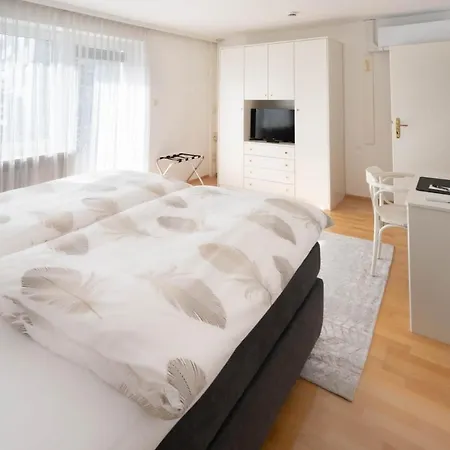 Aparthome L.i.n.z. Гостевой дом 3*