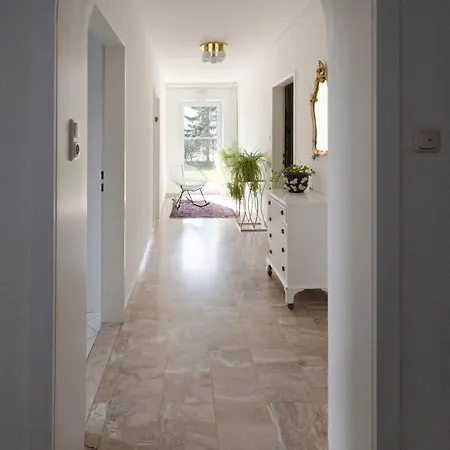 Гостевой дом Aparthome L.i.n.z. 3*