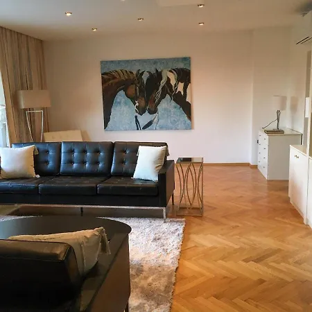 Aparthome L.i.n.z. Гостевой дом 3*