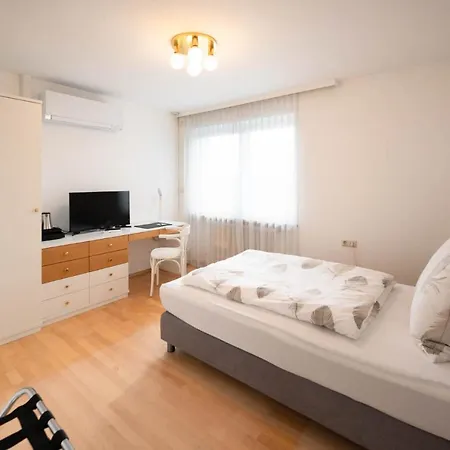 Гостевой дом Aparthome L.i.n.z. 3*